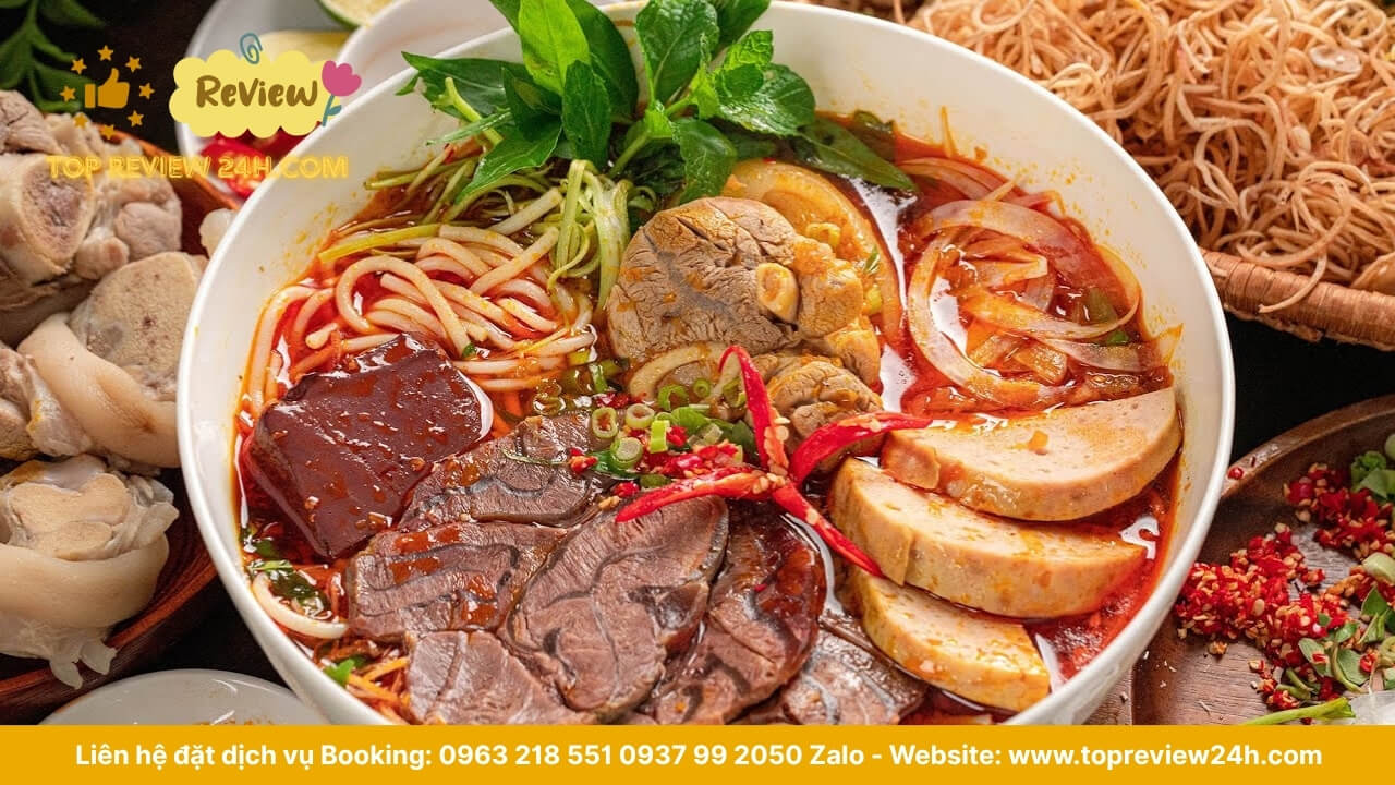 Top 10 Món Ăn Ngon Tại Việt Nam Bạn Nên Thử Một Lần