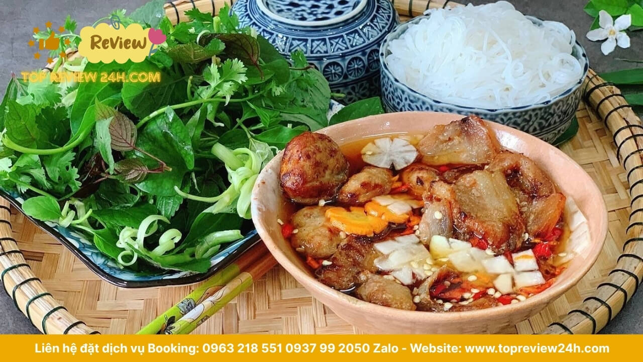 Top 10 Món Ăn Ngon Tại Việt Nam Bạn Nên Thử Một Lần