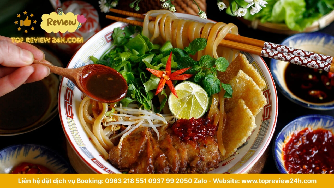 Top 10 Món Ăn Ngon Tại Việt Nam Bạn Nên Thử Một Lần