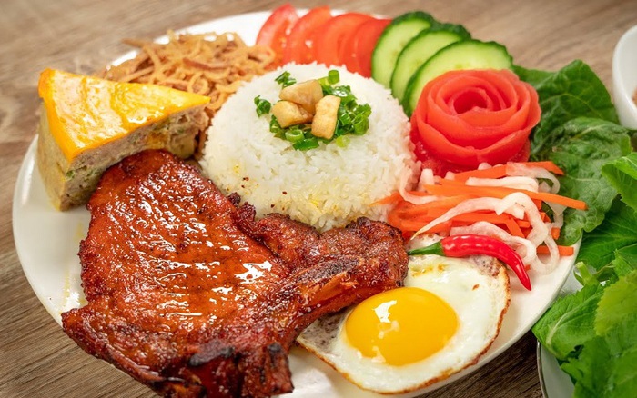 Khám Phá Ẩm Thực Việt Nam Qua 10 Món Ngon Nổi Tiếng